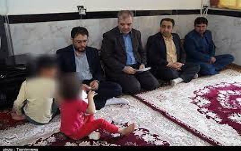 دادستان کرمان از خانواده زندانیان نیازمند سرکشی کرد.